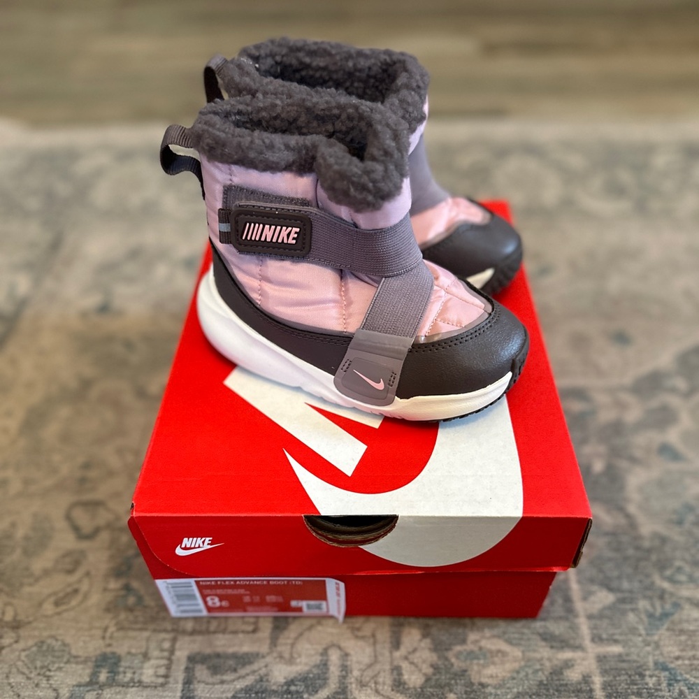 8c Nike snow boots